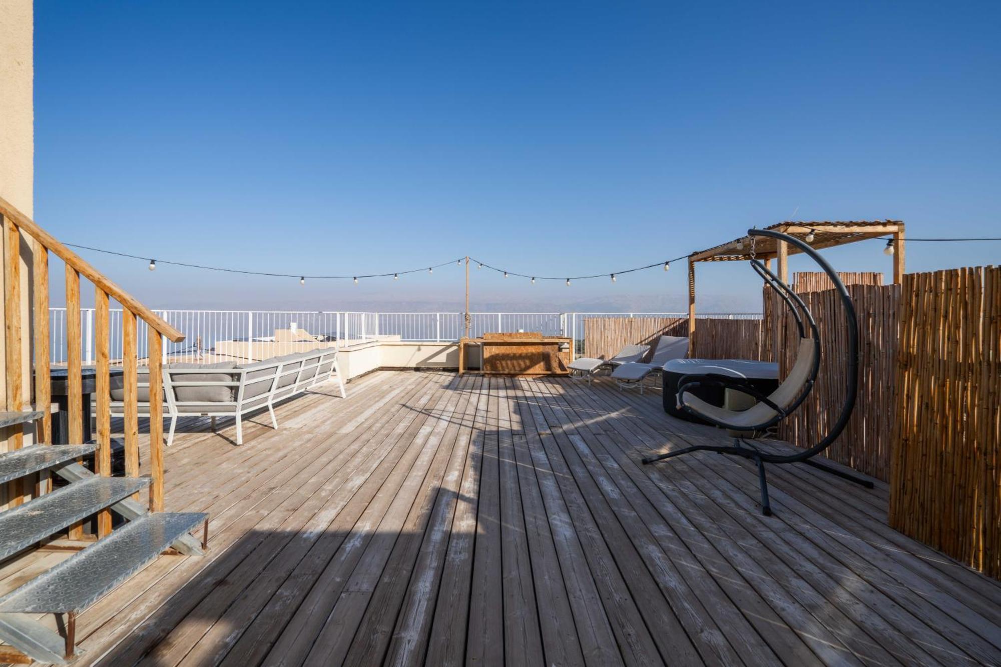 Apartment Dead Sea Rooftop - גג ים המלח Avnat