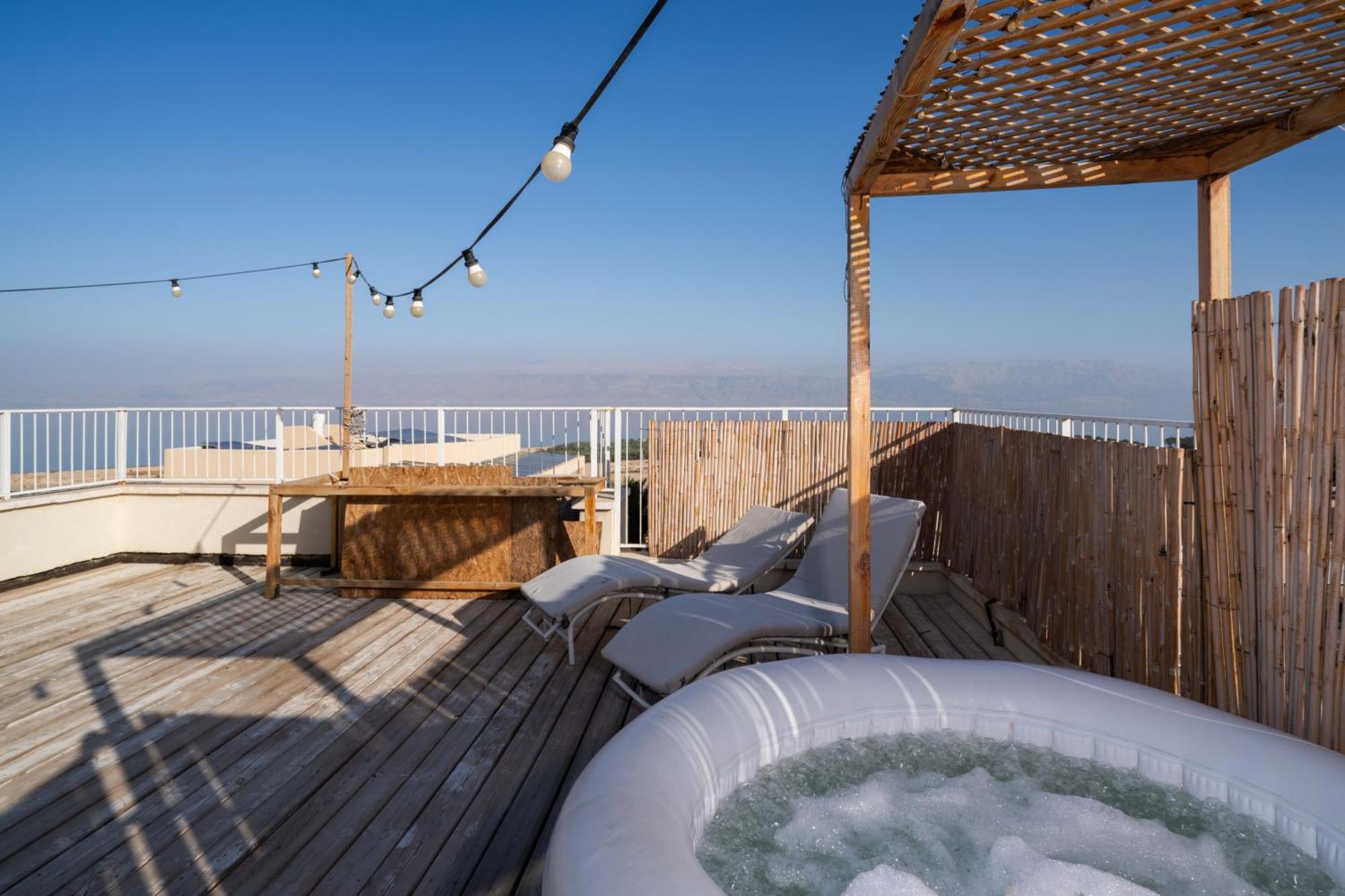 Dead Sea Rooftop - גג ים המלח Avnat